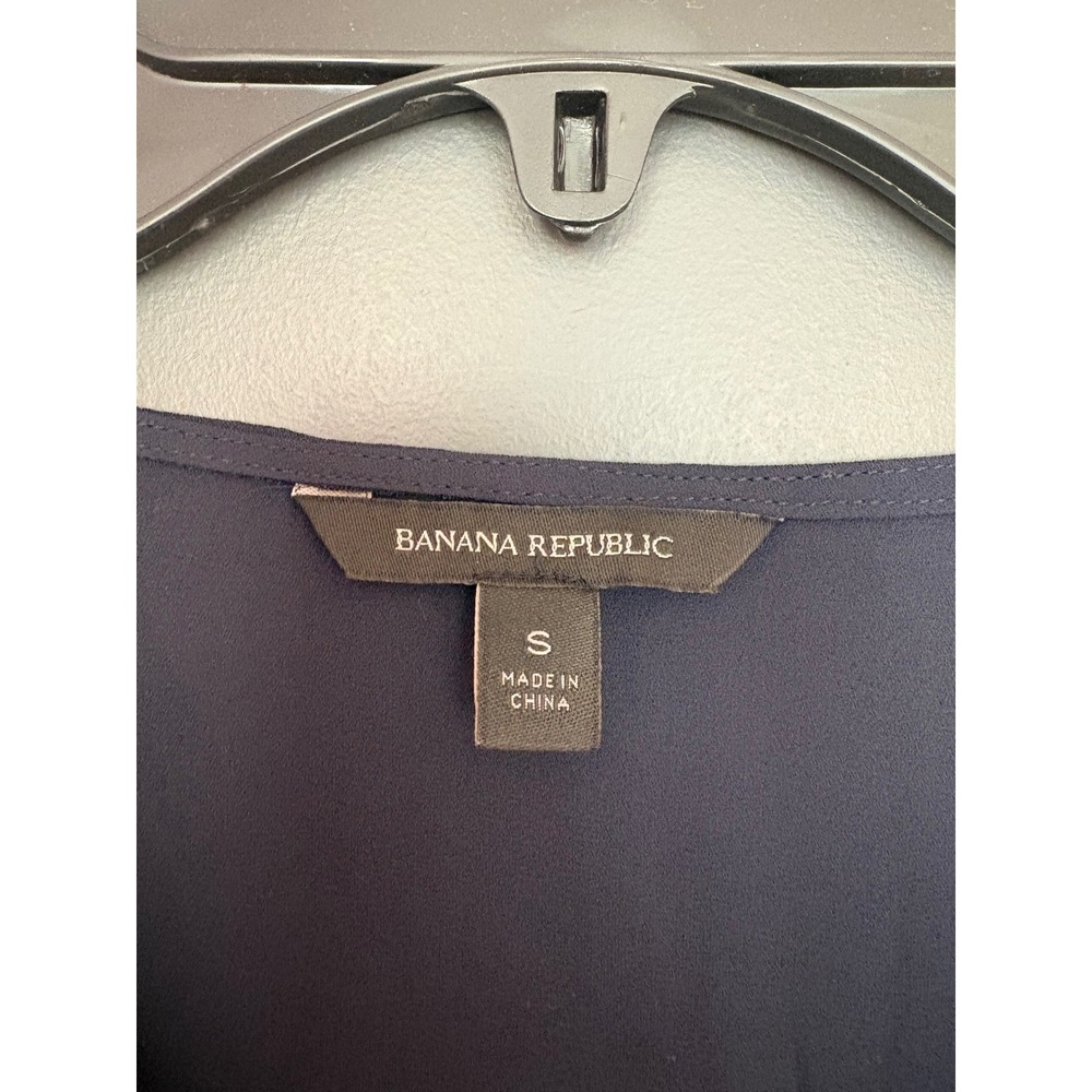 Banana Republic Navy Blue Ruffle V Neck Long Sleeve Blouse Women's Size Small‎ - Picture 3 of 5